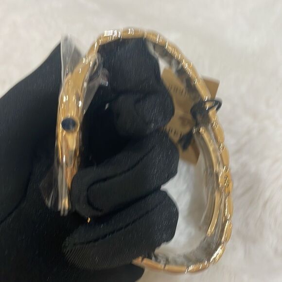 NIB Gold Tone Burberry Watch - Picture 2 of 10